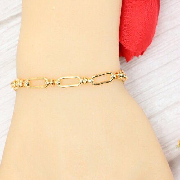 "Trendy Handmade Bracelet – A Thoughtful Gift for Girls & Women | UNVRC1581 - Picture 10 of 10